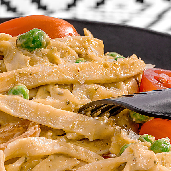 Avocado Pasta with Tomatoes and Peas